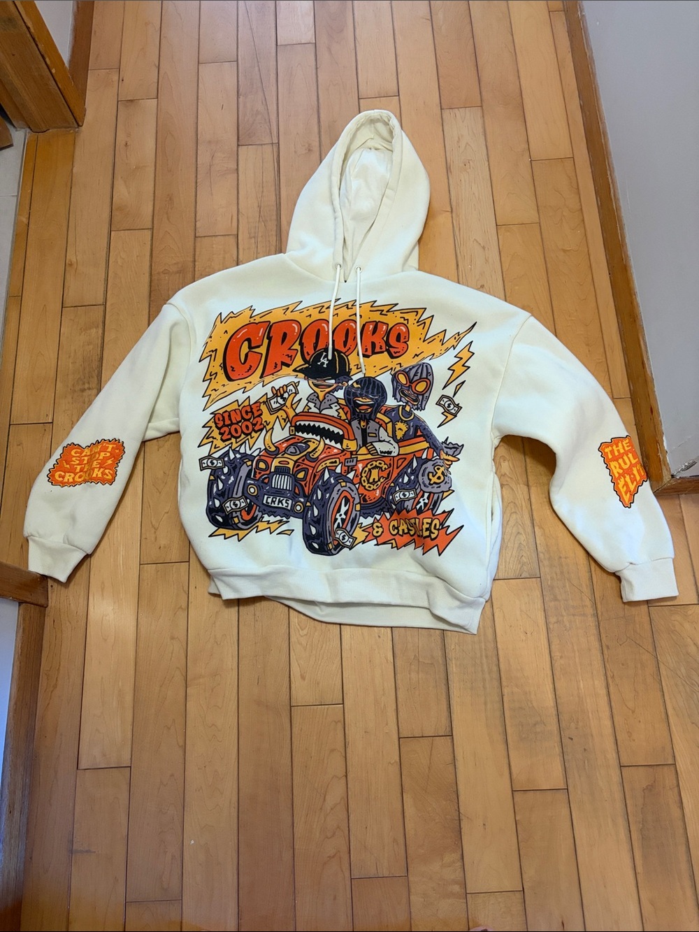 Crooks & Castles Men’s large Cream Hoodie
